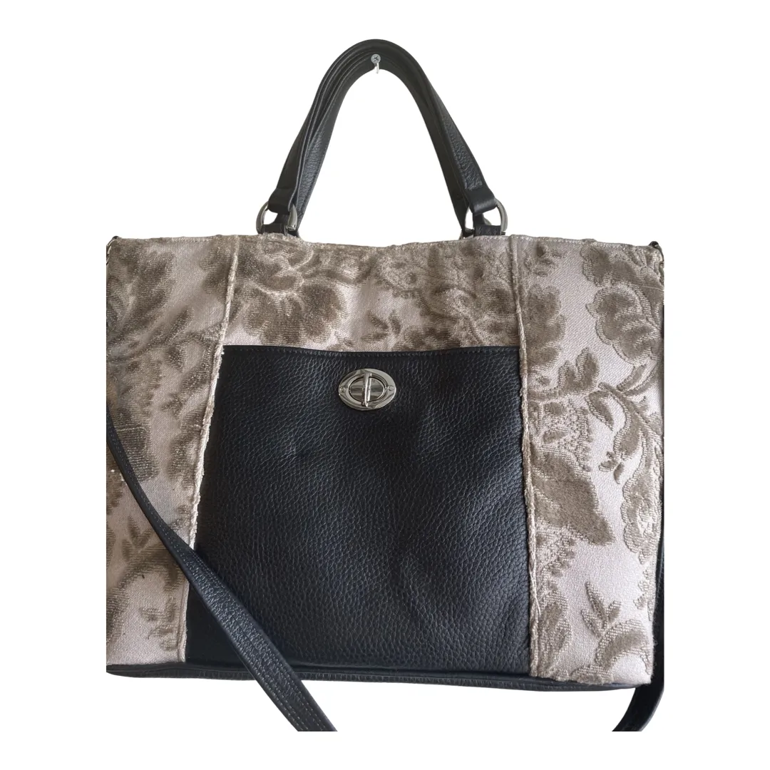 3039P-130-L Taupe on Taupe Tote