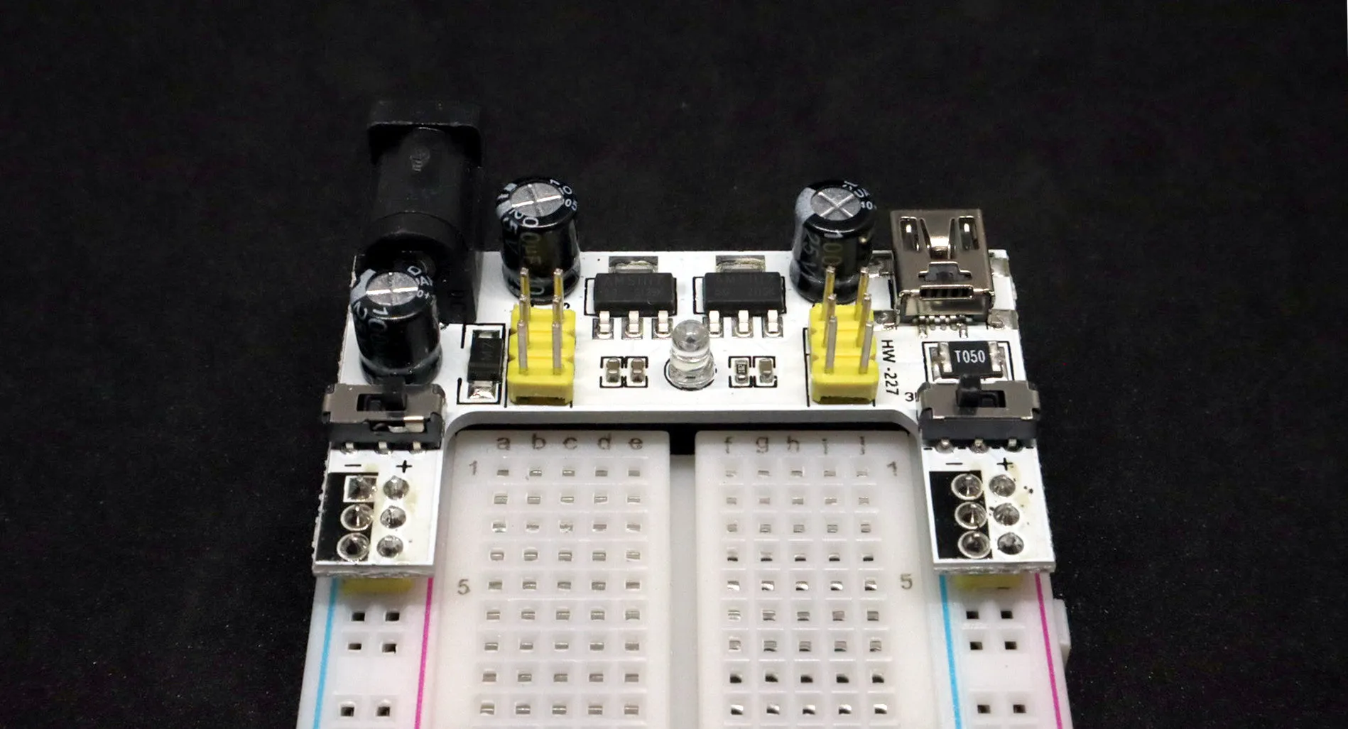 830 point Breadboard with 5V/3.3V Power Supply and Jumper Wires