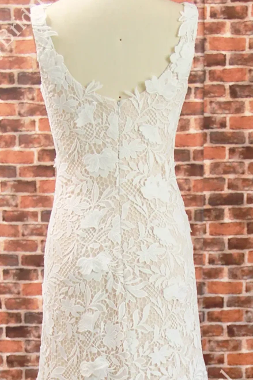 Elegant Three-Dimensional Floral Lace Wedding Dress With Bateau Neckline