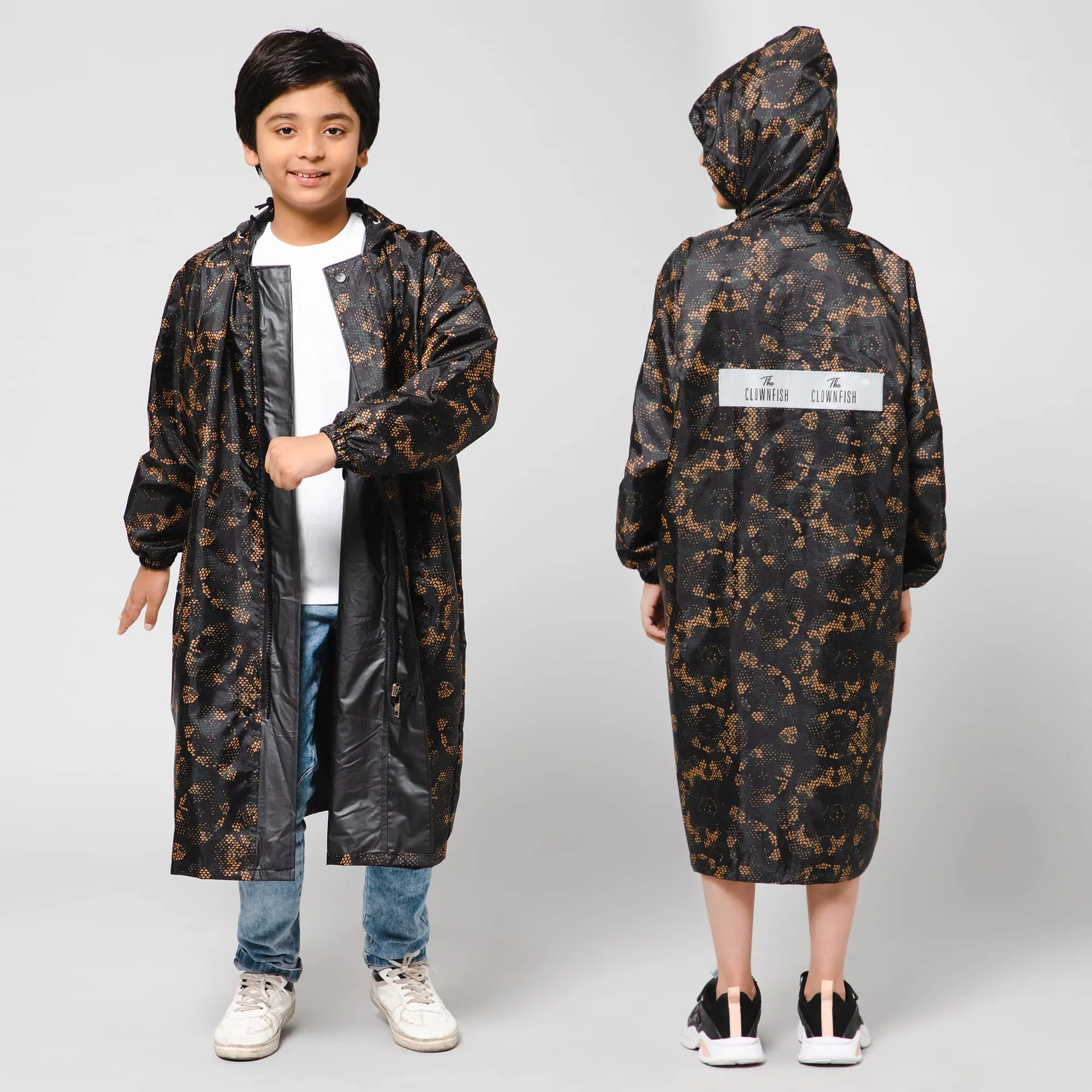 THE CLOWNFISH Splash Squad Series Kids Raincoat Waterproof Polyester Double Coating Reversible Longcoat with Hood and Reflector Logo at Back. Printed Plastic Pouch. Kid Age-13-14 years (Jet Black)