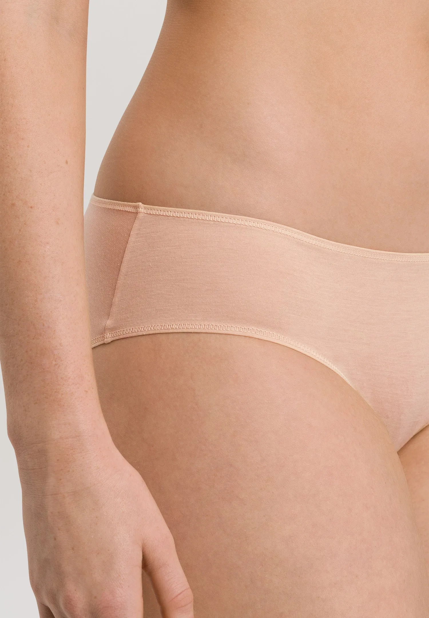 Ultralight Hi Cut Brief | Beige 71819-274